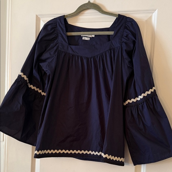 Vineyard Vines Ric Rac Navy Blue Women's Top with Bell Sleeves - Picture 3 of 6